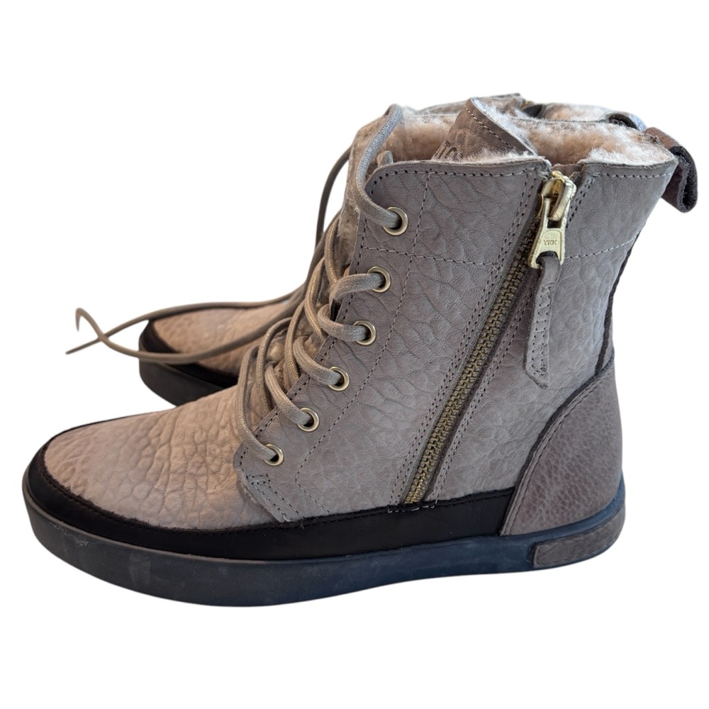 Blackstone Women’s CW96 Leather Sherpa Dove Sneaker Boot 36